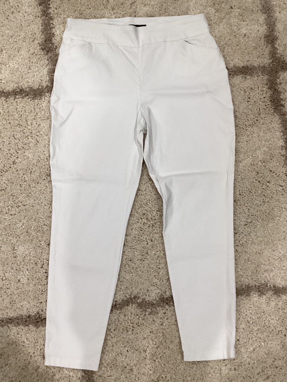 Versona White Pull-On Slim Leggings